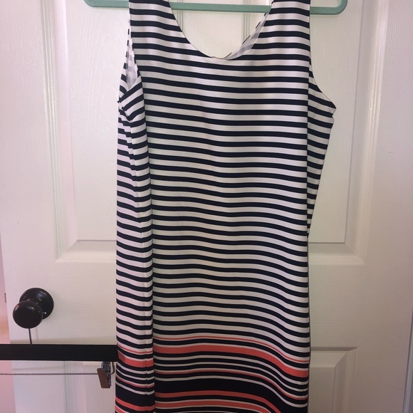 Elaine Rose Sleeveless Dress - Picture 2 of 3